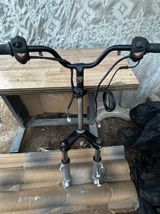 Horquilla peugeot satelis 125cc