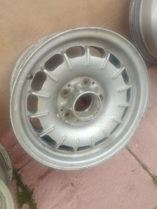 Llantas Mercedes 7 x 14 pulgadas.