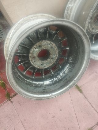 Llantas Mercedes 7 x 14 pulgadas.