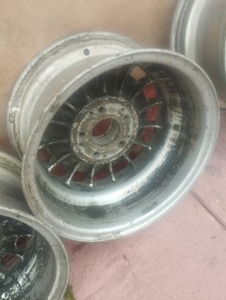 Llantas Mercedes 7 x 14 pulgadas.