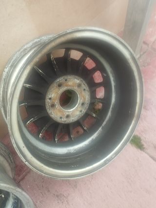 Llantas Mercedes 7 x 14 pulgadas.