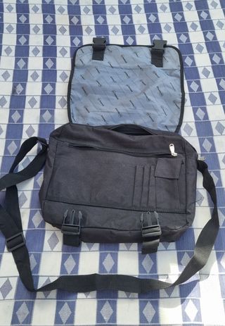 Mochila portátil o libros