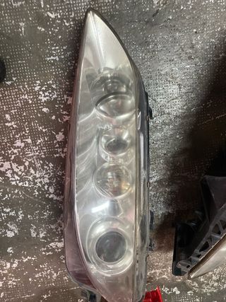 Faros mazda