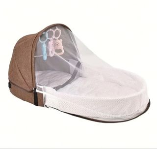 Cuna plegable con colchón y mosquitera.NUEVA.BEIGE