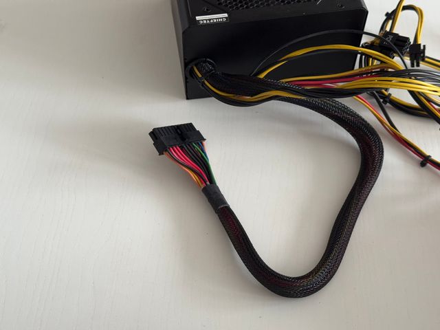 Fuente de alimentación Chieftec CPS-750S 750W