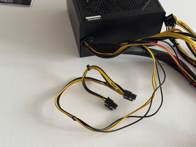 Fuente de alimentación Chieftec CPS-750S 750W