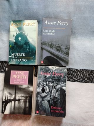 Lote de 4 libros de Anne Perry:La Amenaza y 3 mas
