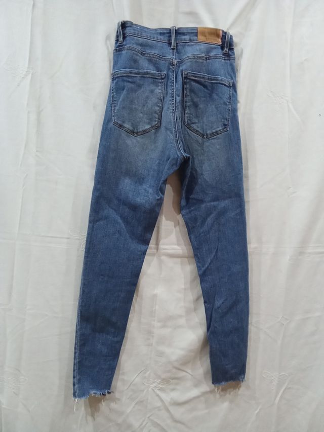 Vaquero mujer Stradivarius talla 36 