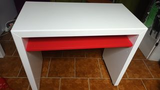MESA-MOSTRADOR CON BANDEJA