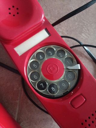 2 teléfonos vintage gondola