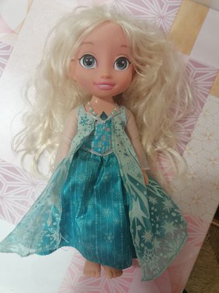 NIÑAS:MUÑECA ELSA DE FROZEN CON MÚSICA 