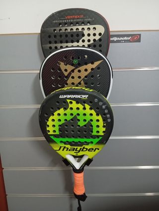 Expositor de palas de padel