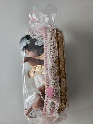 Muñeca en su cuna para regalar