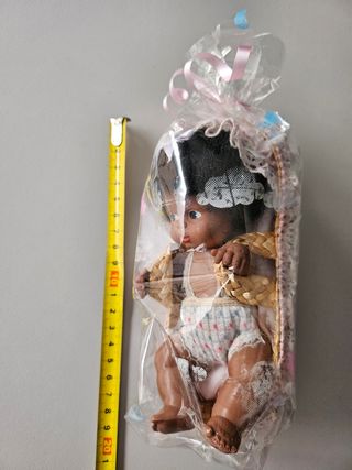 Muñeca en su cuna para regalar