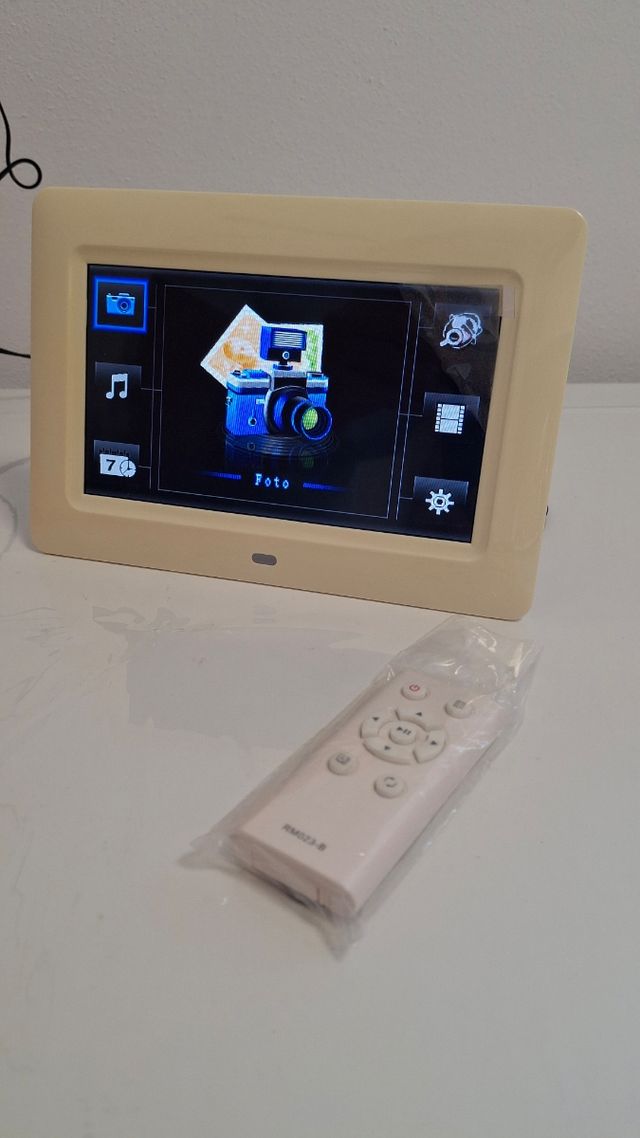 Cornice digitale Dikom