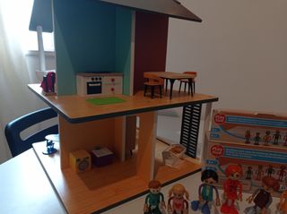 Casa de muñecas de madera