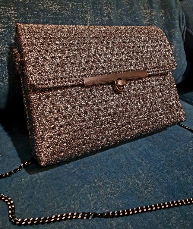 Borsetta lavorata a mano