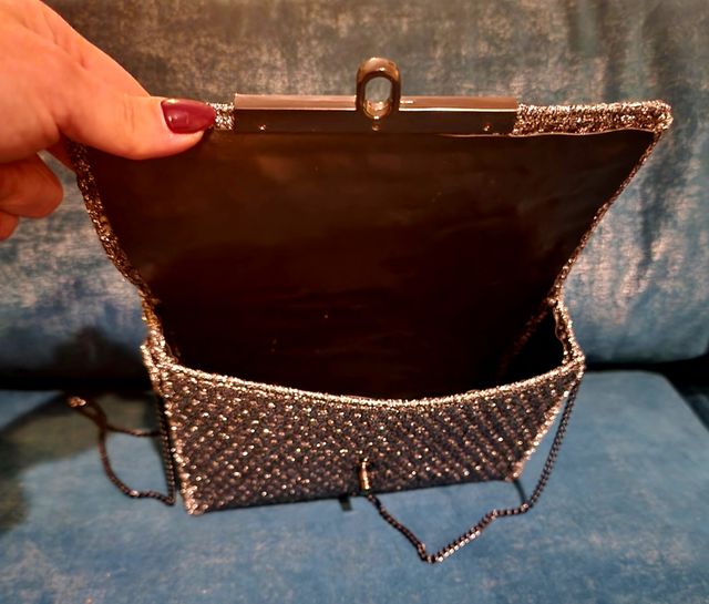 Borsetta lavorata a mano