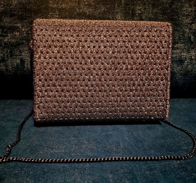 Borsetta lavorata a mano