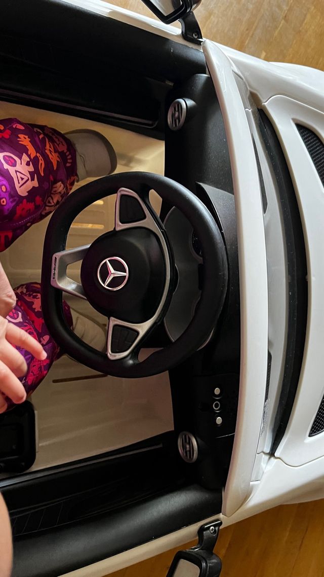 Cochecito niño con mando a movil