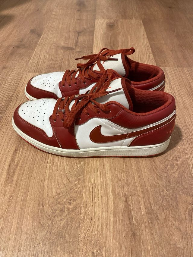 Nike Air Jordan Low Dune Red.