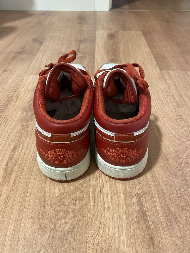 Nike Air Jordan Low Dune Red.
