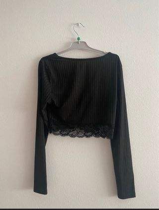 Top negro encaje