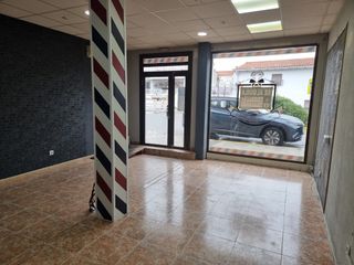 Alquilo local comercial, calle principal, 49 m2