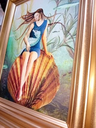 Quadro surrealista Donna seduta in mare