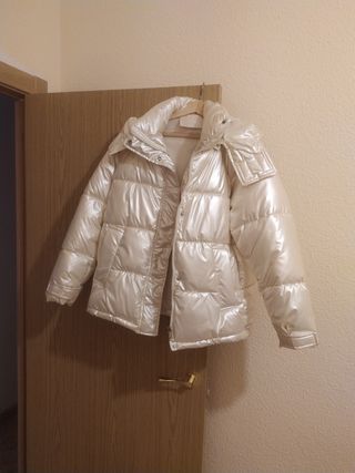 Chaqueta  impermeable metal bronce dorada