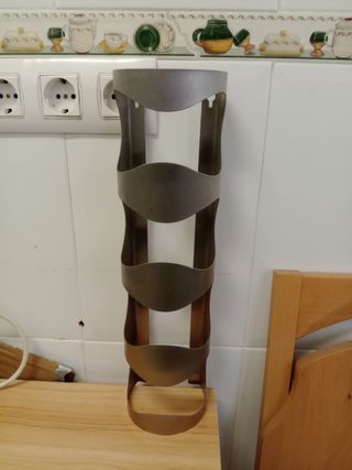 Botellero metálico de pared 