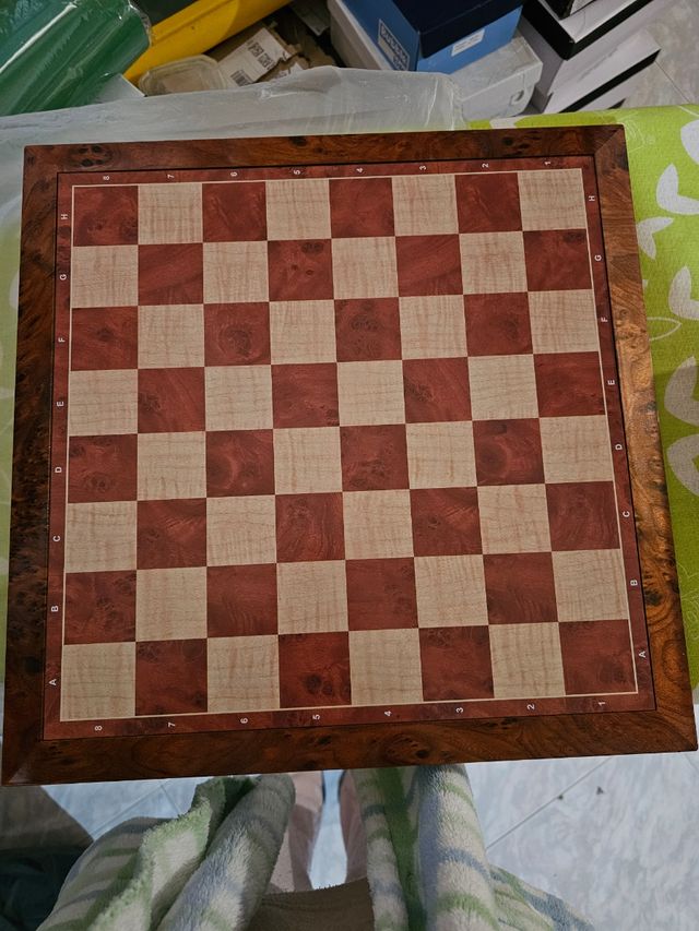 Juego de ajedrez y de damas