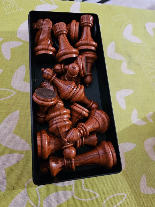 Juego de ajedrez y de damas