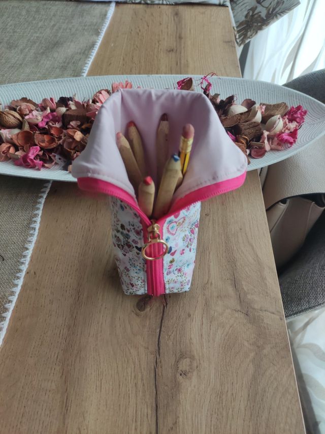 Estuche de lápices para el escritorio