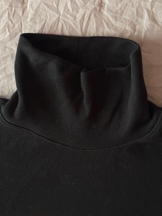 Jersey cuello alto negro Zara