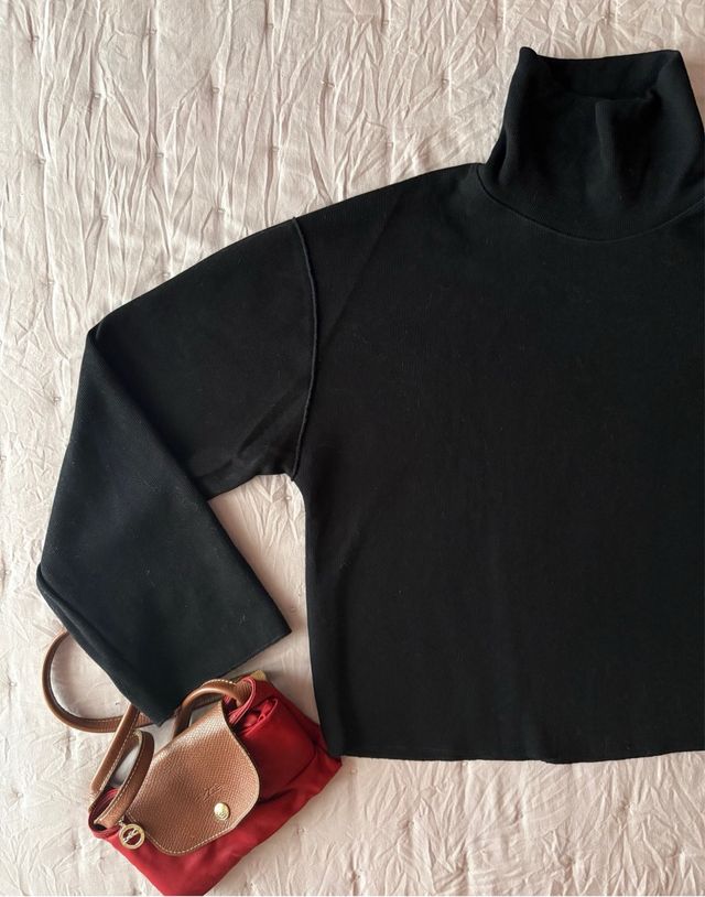 Jersey cuello alto negro Zara