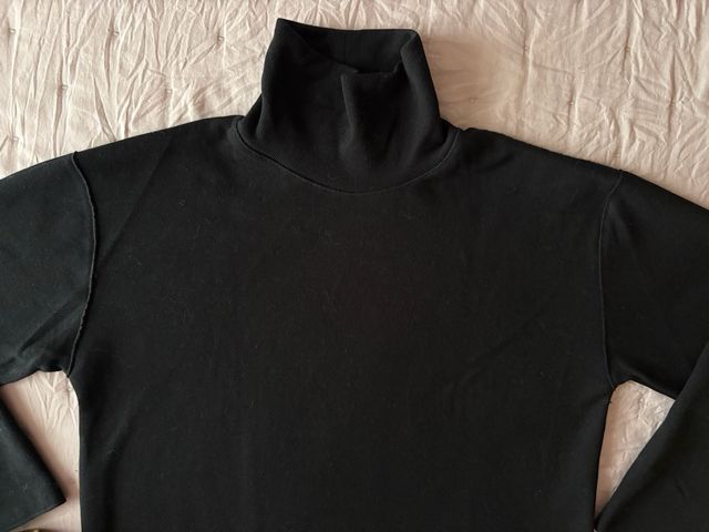 Jersey cuello alto negro Zara