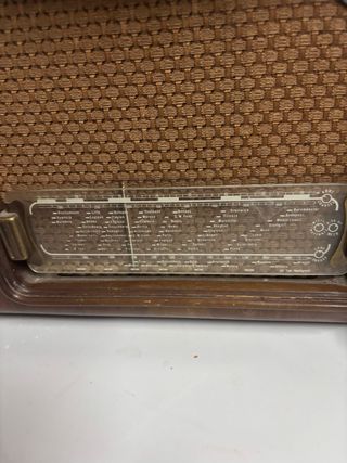 Radio antigua de valvulas 