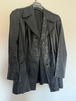 Giacca in pelle modello cappotto 