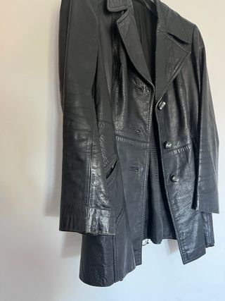 Giacca in pelle modello cappotto 