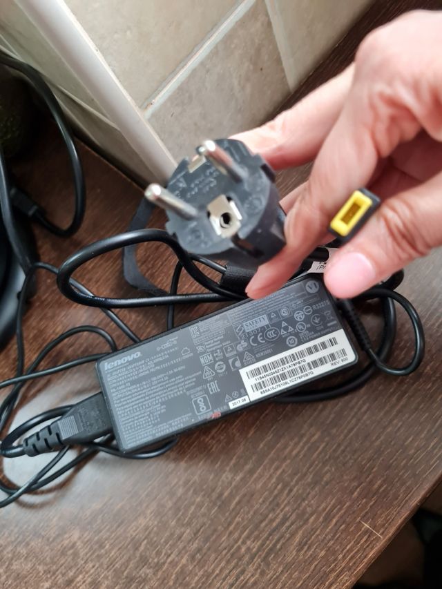 Adaptador cargador Lenovo - envio mismo dia