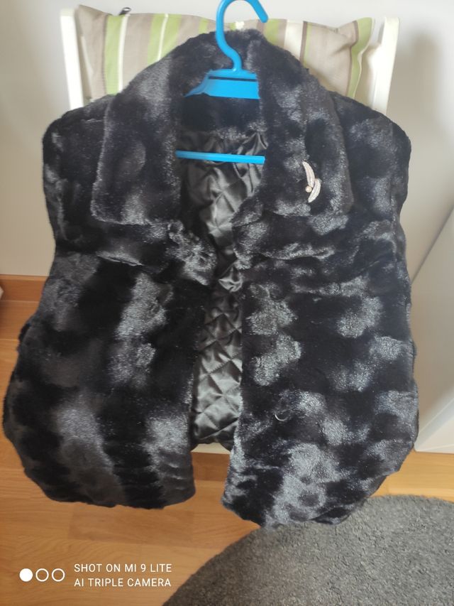 Chaquetón piel sintético negro talla 46