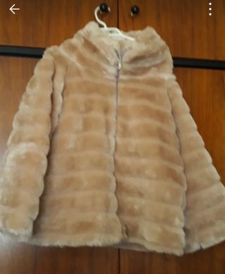 Chaqueta de pelo corta rosa nude