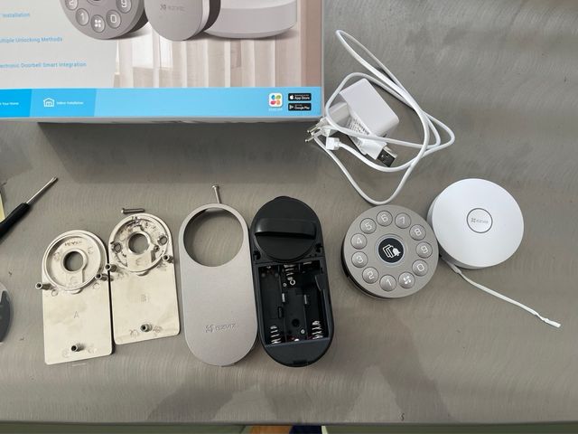 Cerradura inteligente EZVIZ DL01S