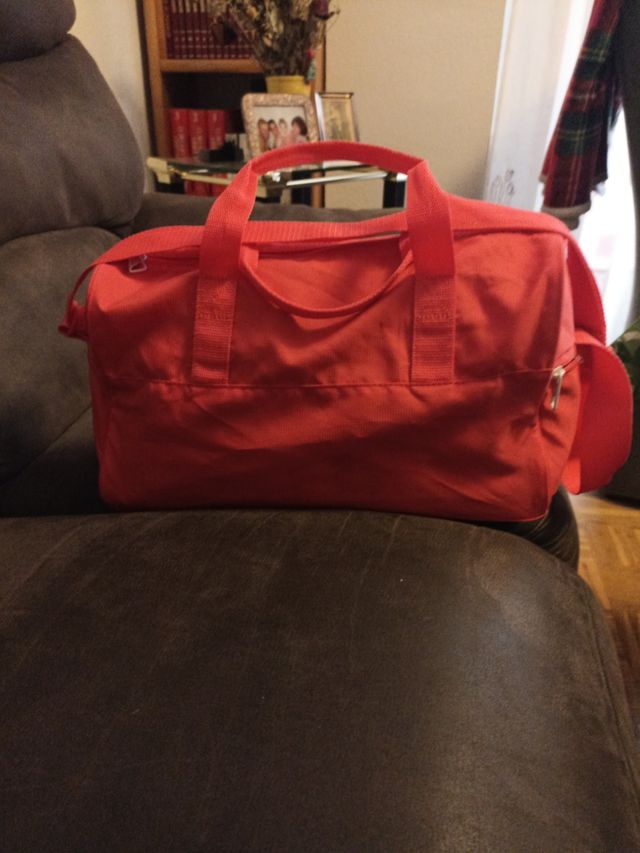 Bolsa Adidas con bolsillo lateral