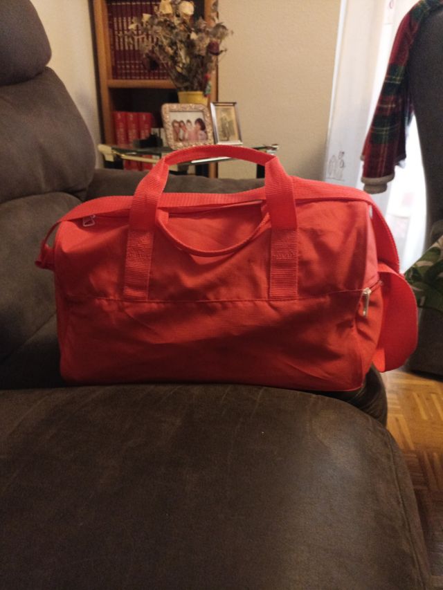 Bolsa Adidas con bolsillo lateral