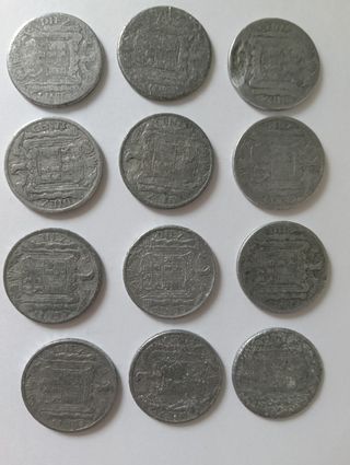 Monedas de 10 céntimos de peseta.