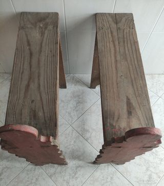 Soporte o patas de madera para baúl