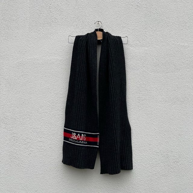 Sciarpa vintage Dolce e Gabbana.