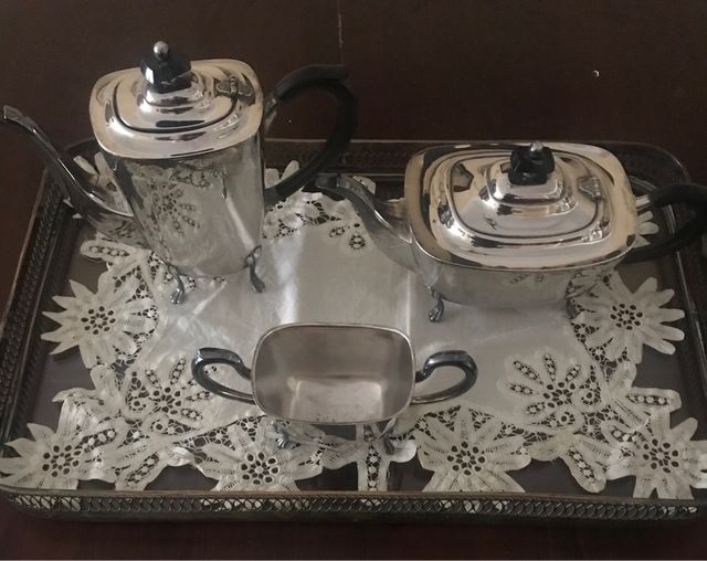 Juego café 3 piezas estilo modernista de alpaca